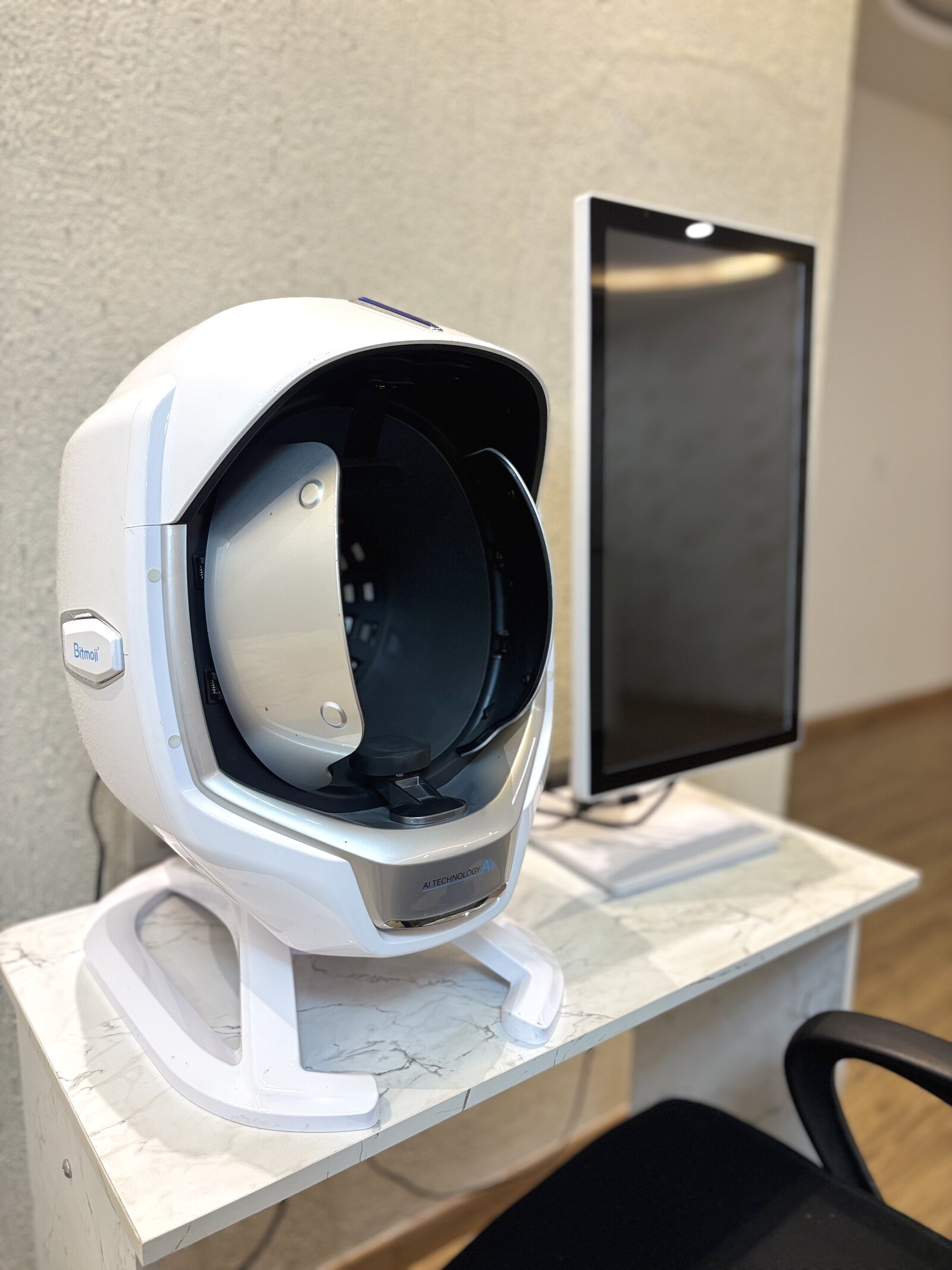 Skin assessment at Illumis